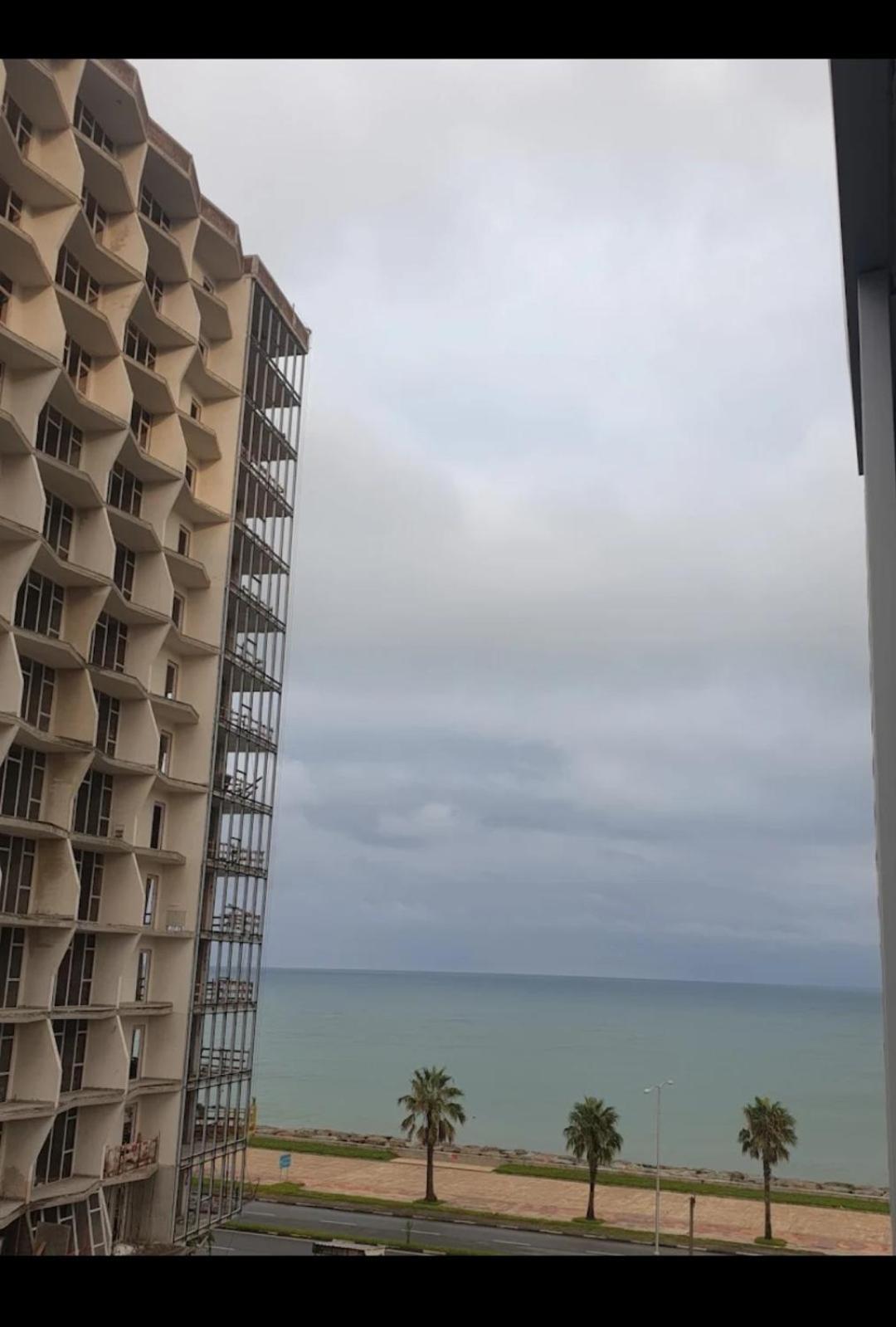 Sunrise Apart-Hotel Batumi Exterior photo